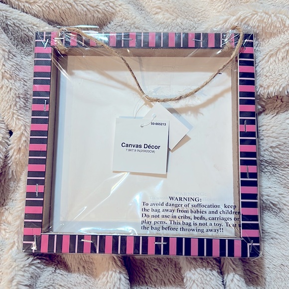 Wall decor - Picture 2 of 2